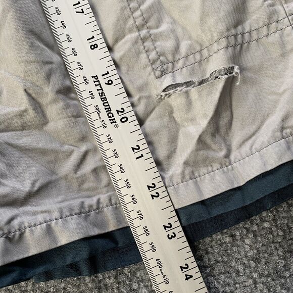 VTG Levi’s SilverTab Womens Cargo Shorts Gray Outdoor Hiking Size 18 (30” Waist) - Picture 6 of 16